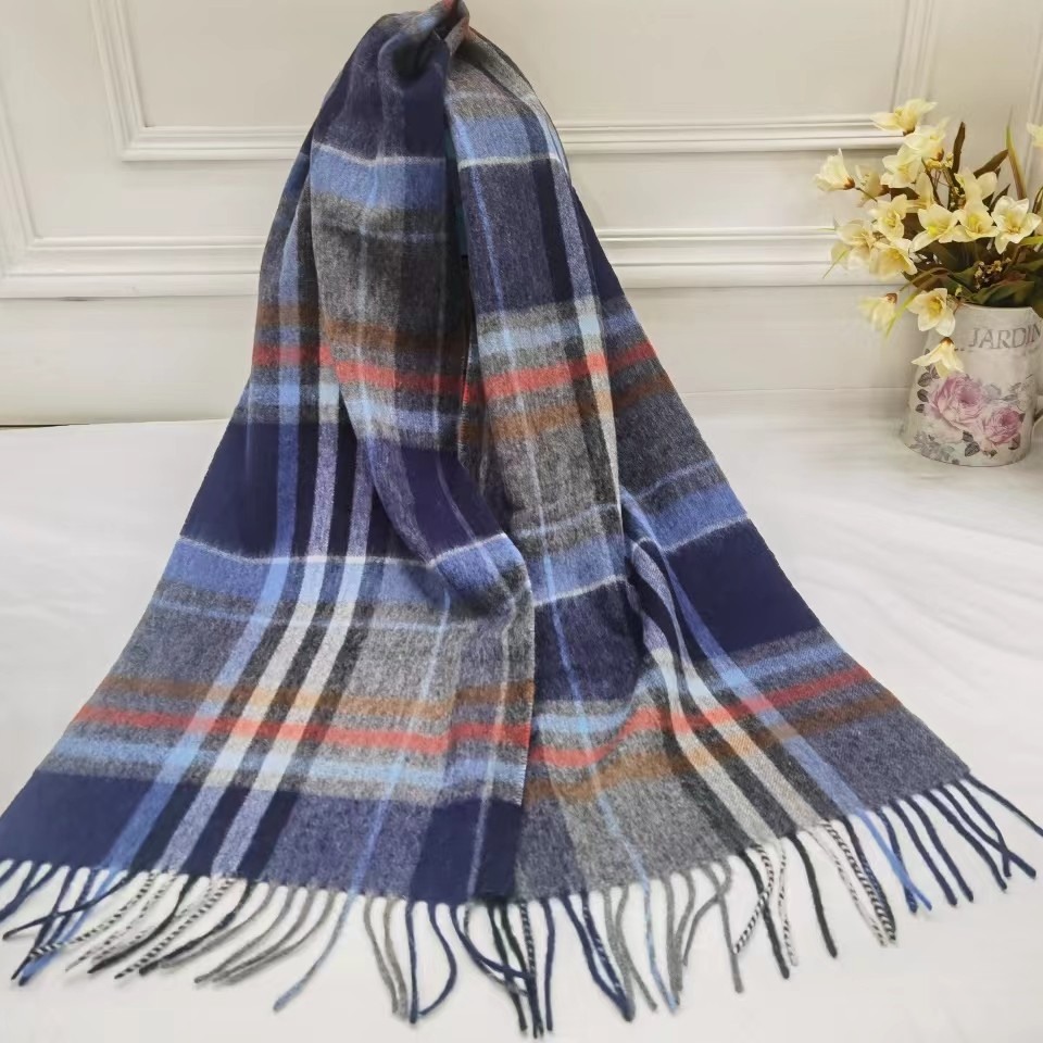 内蒙古厂家直邮100纯羊毛冬季百搭蓝色围巾经典格子32✖️190（含流