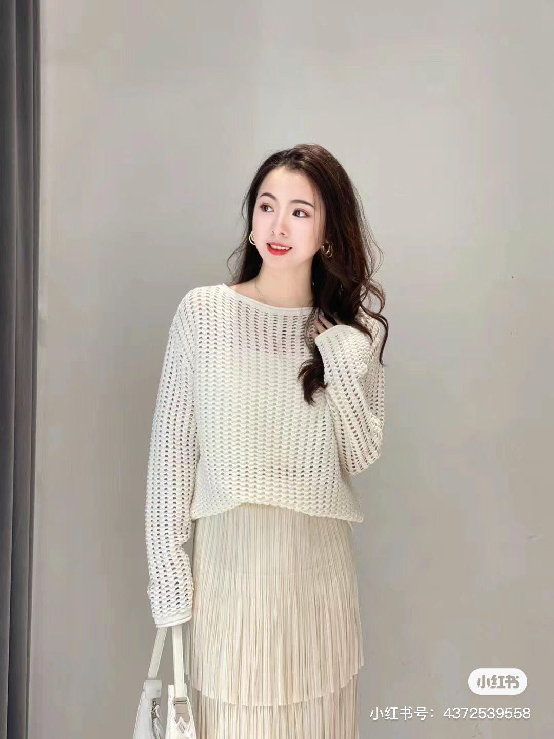 春秋新品镂空针织灯笼袖毛衣