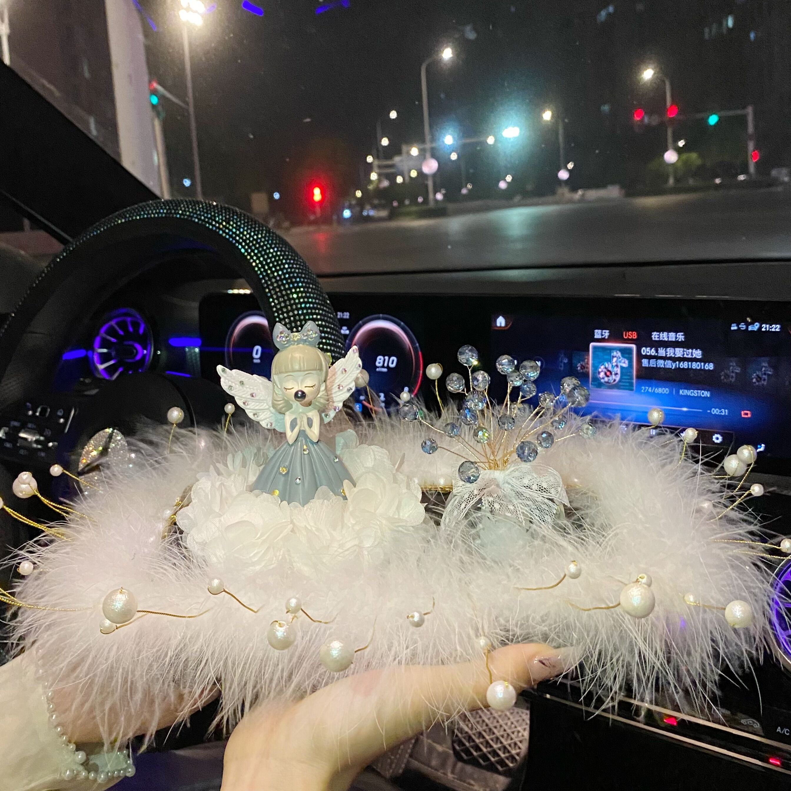 汽车创意车载摆件中控台网红女神款装饰用品女生车上车内饰品好物