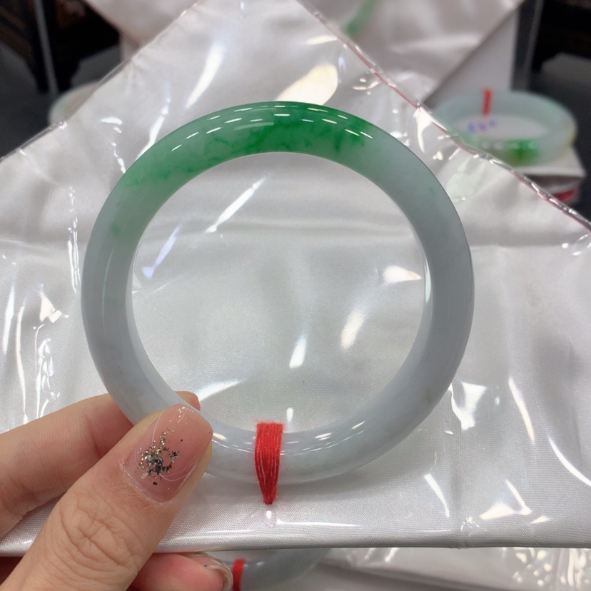 【闪购商品】翡翠手镯未镶嵌小*瑾