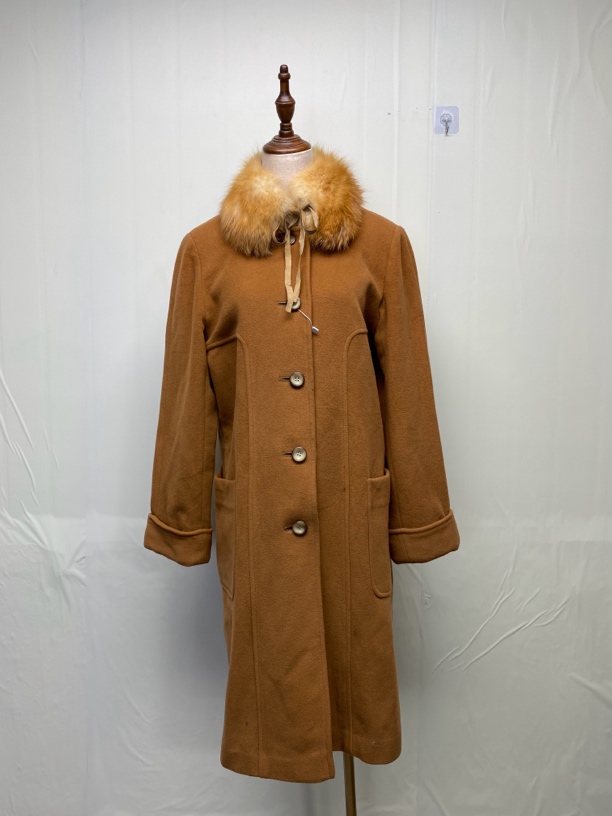 中古时尚气质大衣