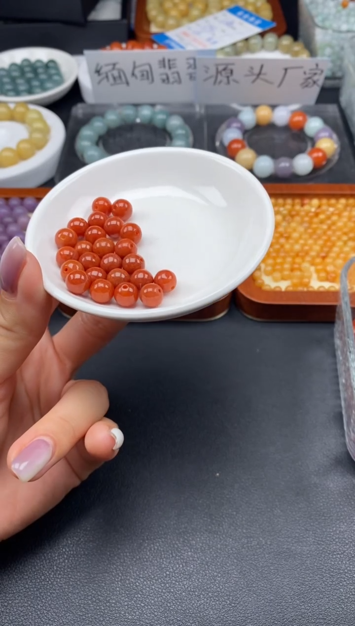 【闪购商品】翡翠手串未镶嵌红翡圆珠卡8+（23颗/68元）