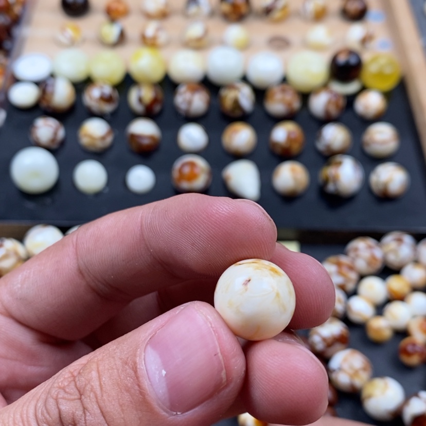 【闪购商品】琥珀裸石未镶嵌小**.