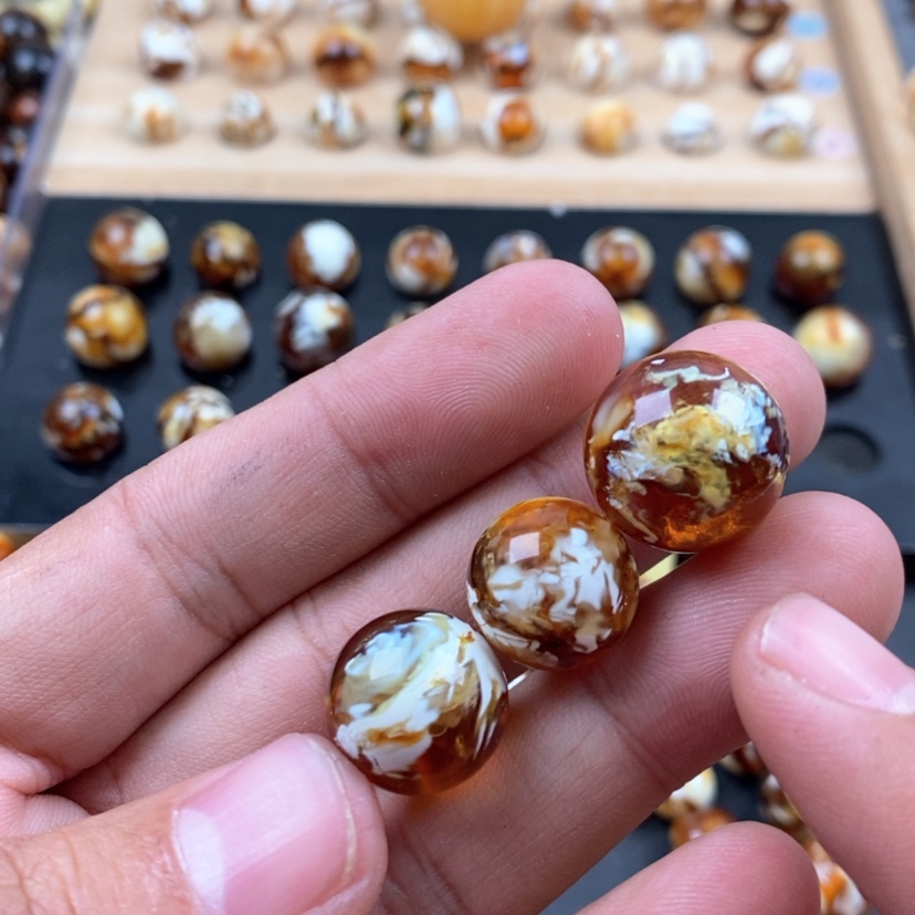 【闪购商品】琥珀裸石未镶嵌S****葛