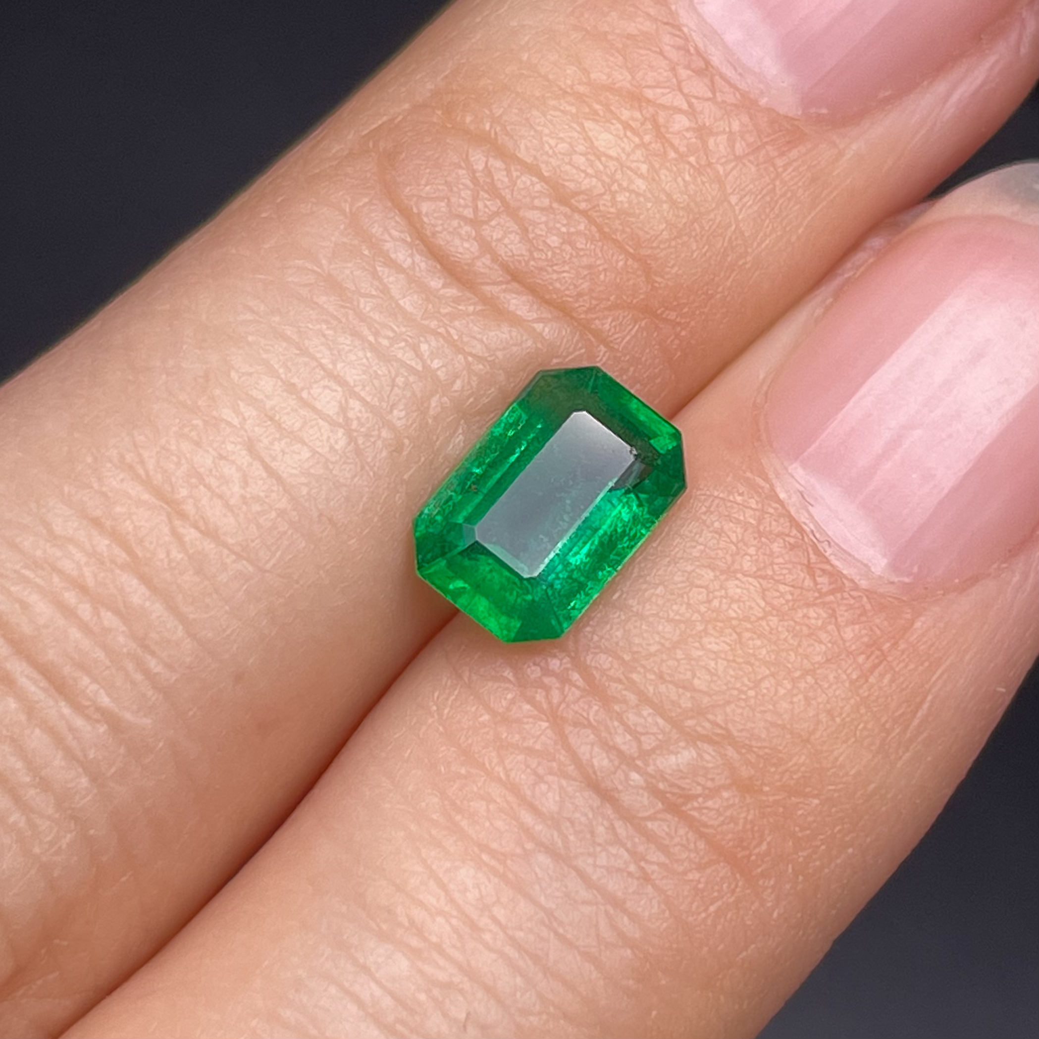 天然祖母绿1.14克拉无油沃顿绿精切工颜色均匀艳丽浓郁吉尔德证书