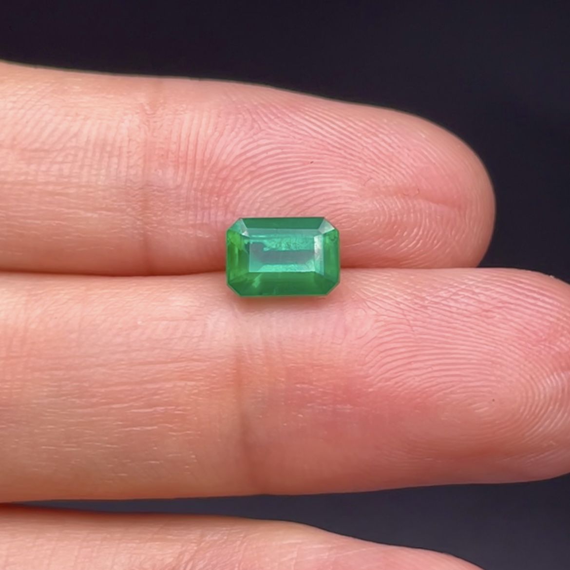 极微油沃顿祖母绿1.05克拉精切工玻璃体火彩好吉尔德证书可定制