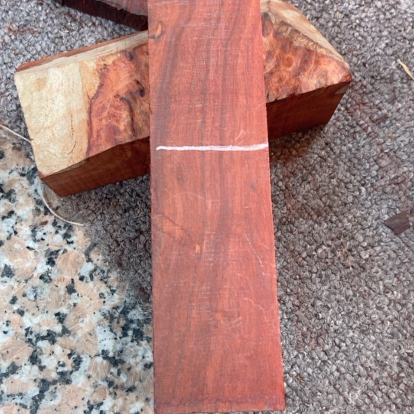 【闪购商品】檀木满****娆原料