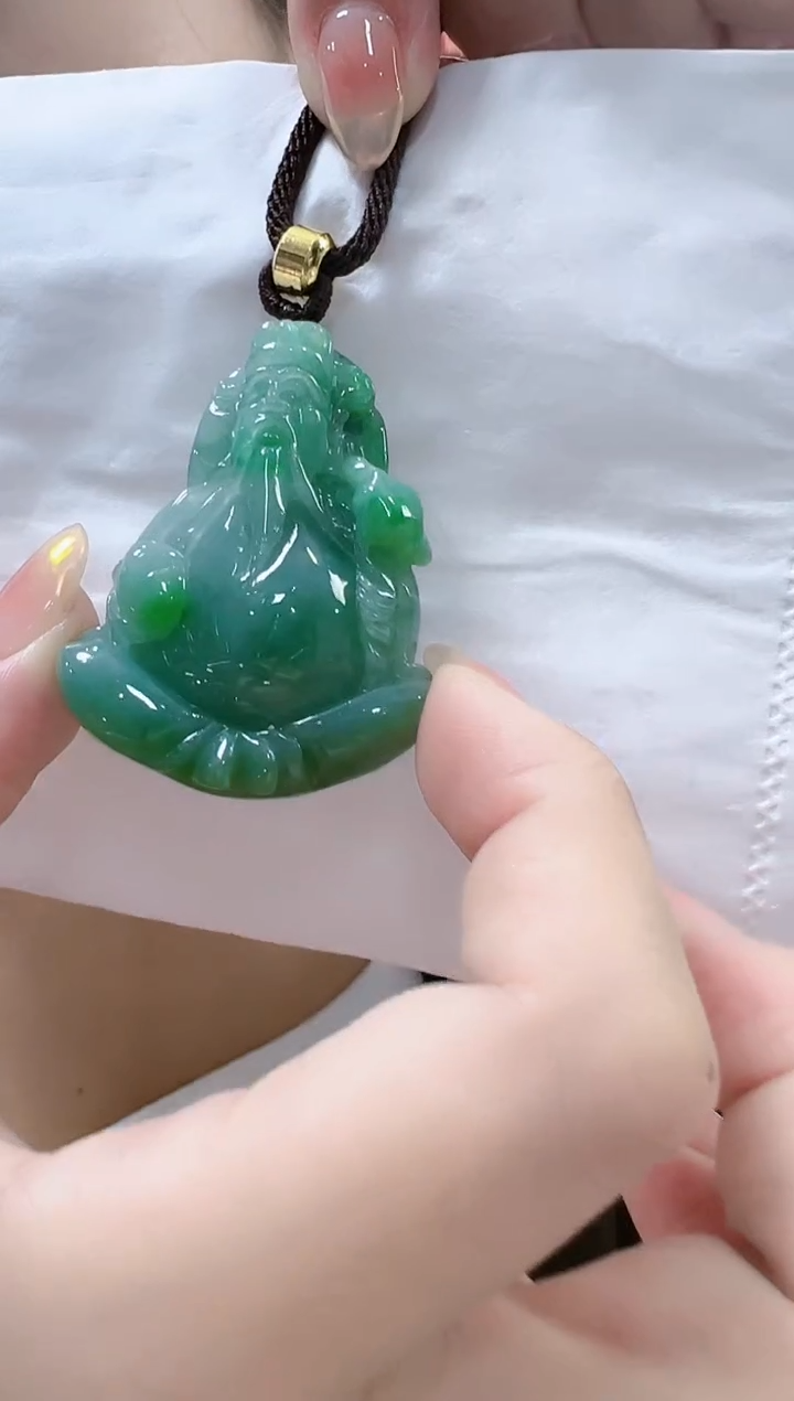 【闪购商品】翡翠颈饰未镶嵌孤品财神宽35高44厚12.4