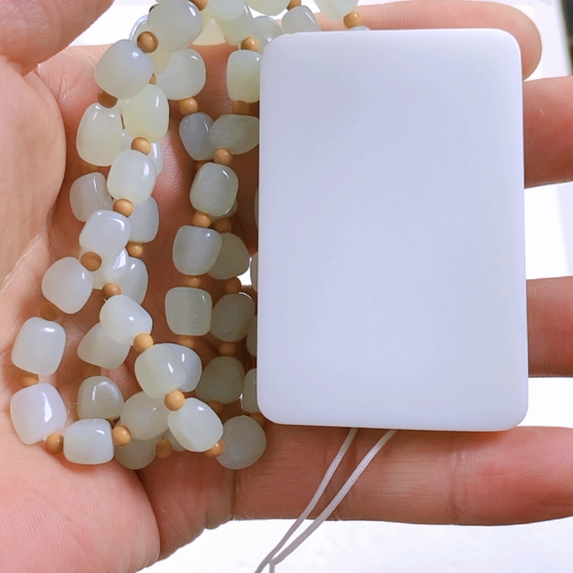 【闪购商品】和田玉颈饰未镶嵌人**灵