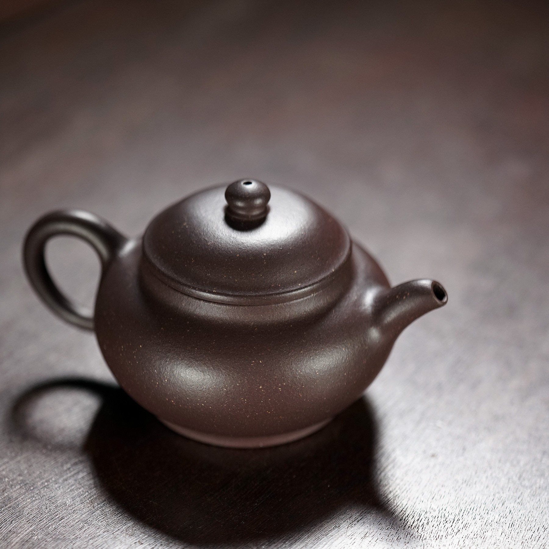 摹清中期潘壶底槽青不整口100c 配富张力的形体线条 气韵傲然不群