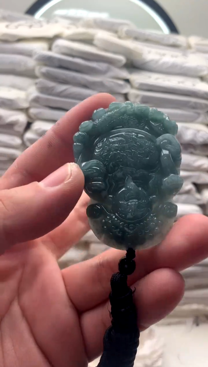 【闪购商品】翡翠颈饰未镶嵌财神【品质一般介意慎拍】