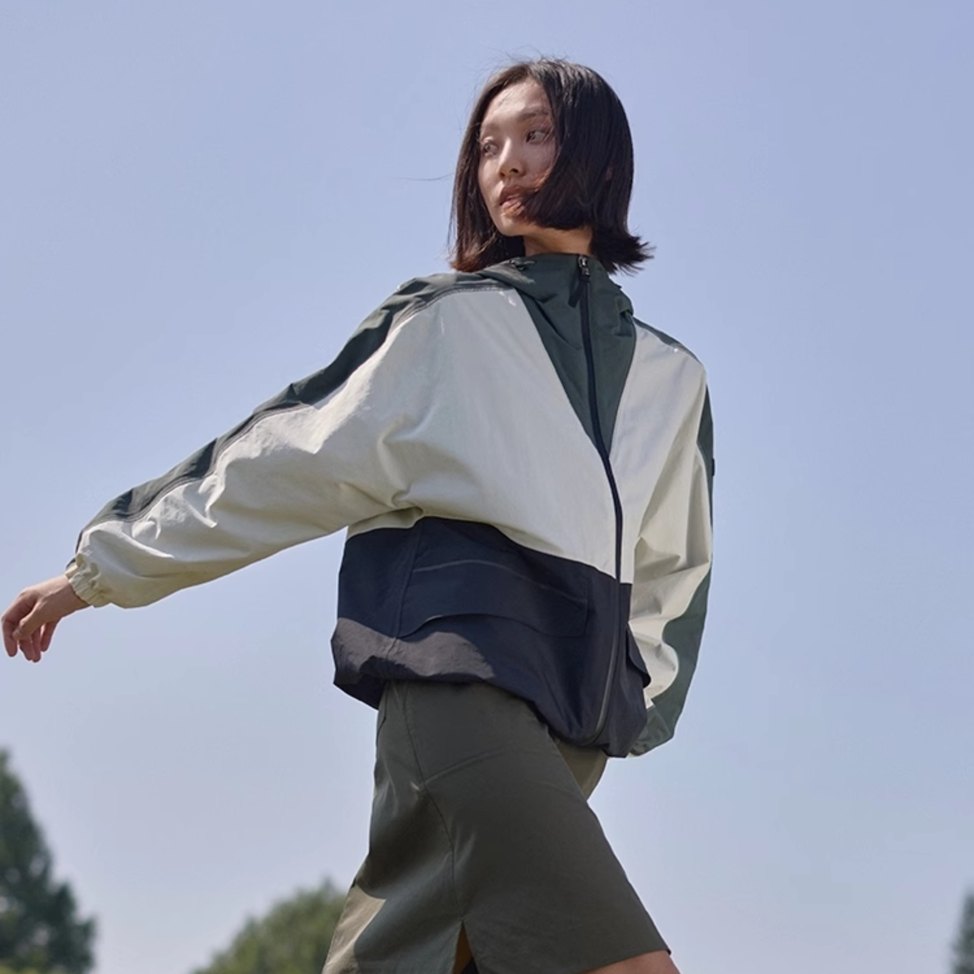 AIGLE艾高MTD防风防雨透汽户外功能性拼接春款连帽夹克BD45