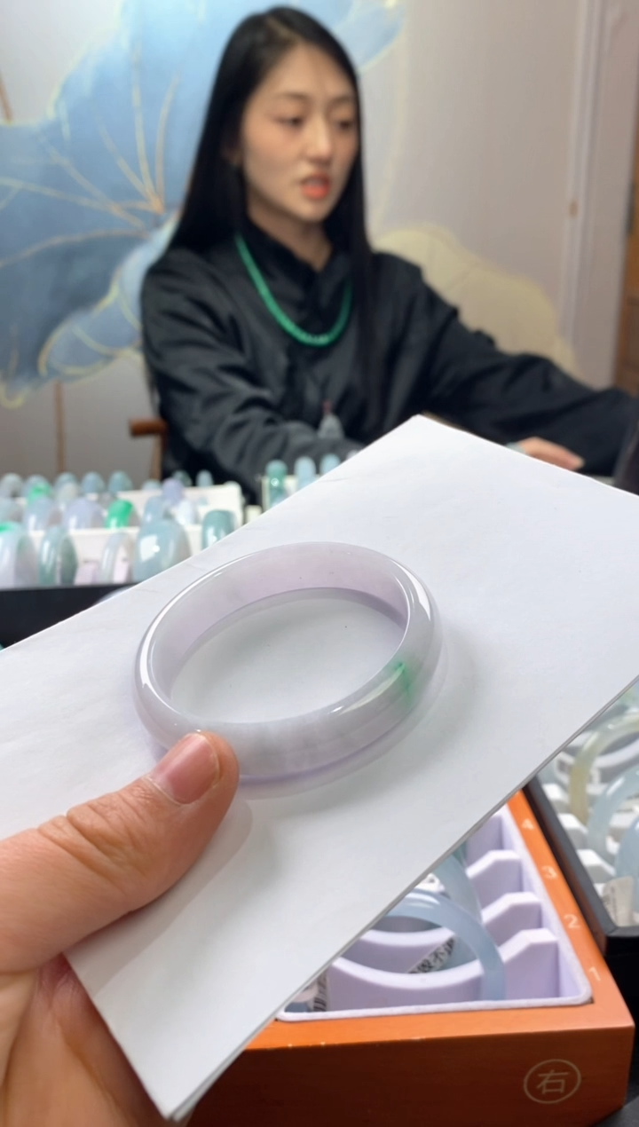 【闪购商品】翡翠手镯未镶嵌52贵妃