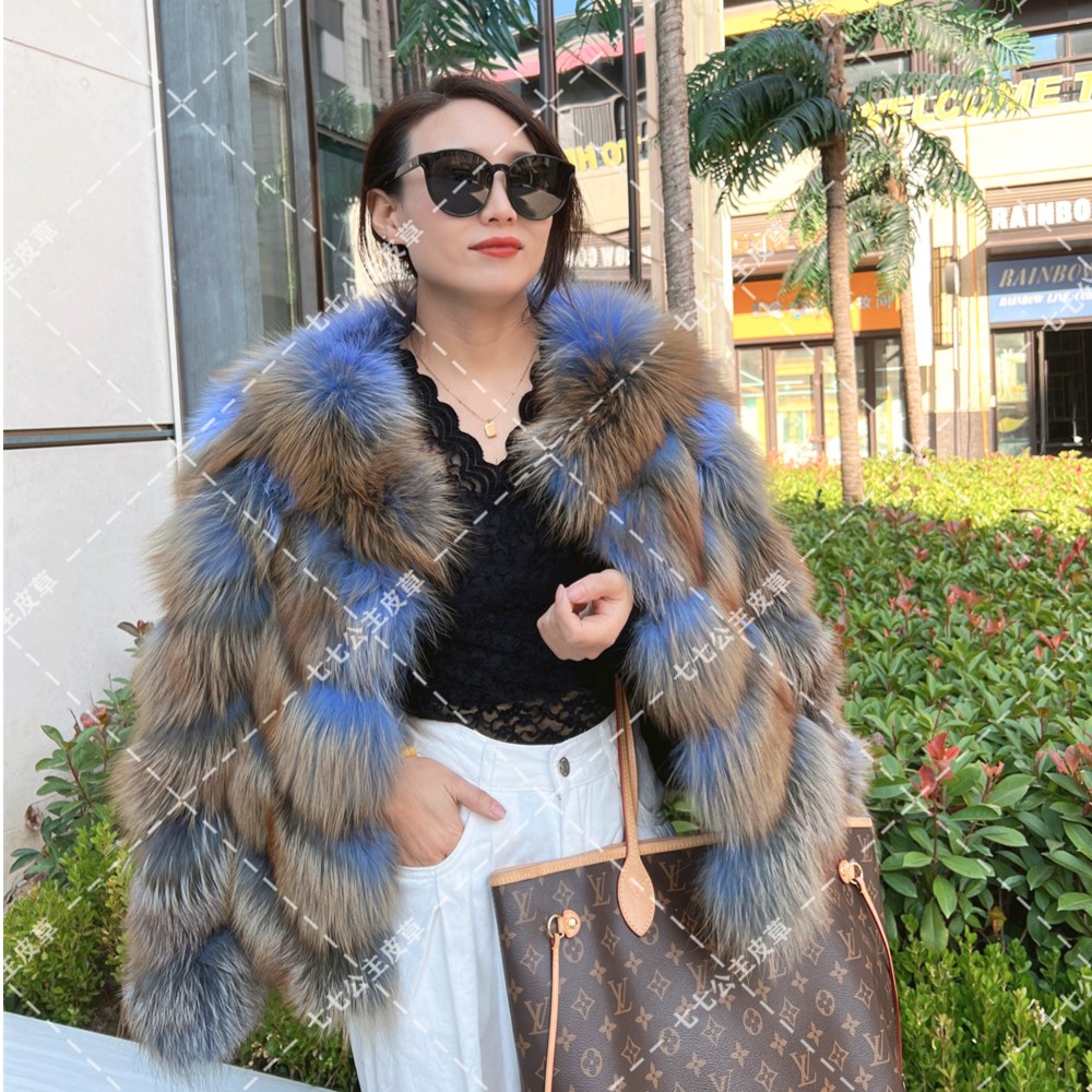 2025年新款50公分红狐横排皮毛一体女士狐狸毛草外套皮草