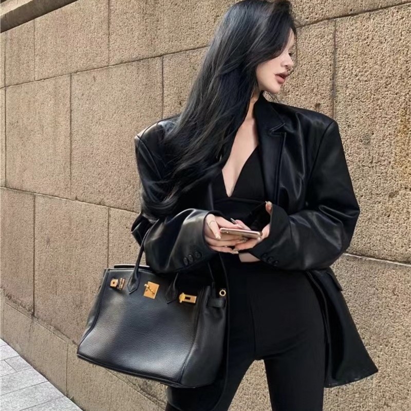  2024新款垫肩皮衣外套女