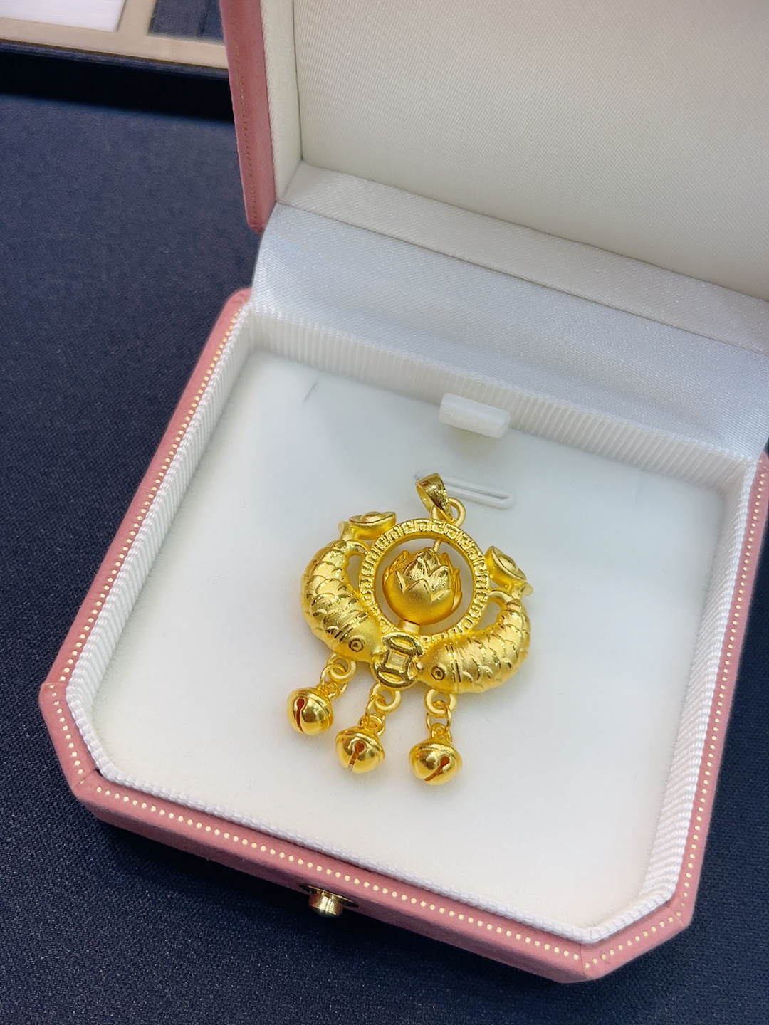足金999双鱼锁吊坠
