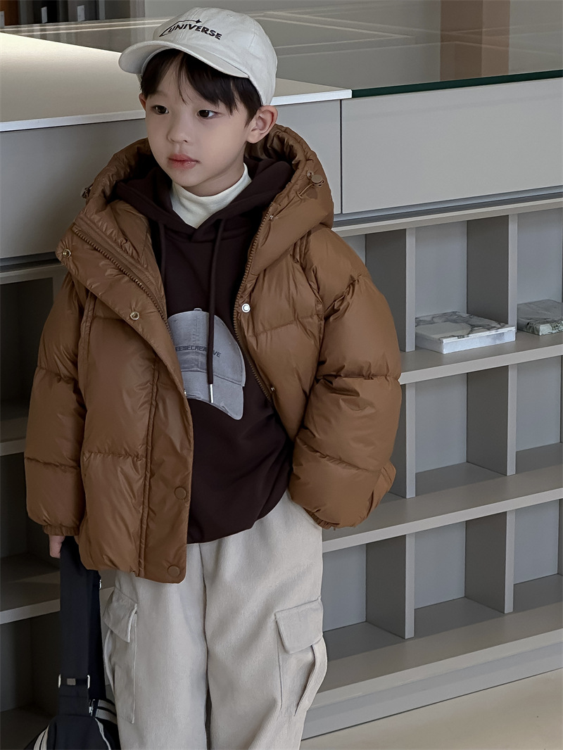 品牌断码恩男童羽绒服冬季2023新款儿童短款连帽白鸭绒面包服外套