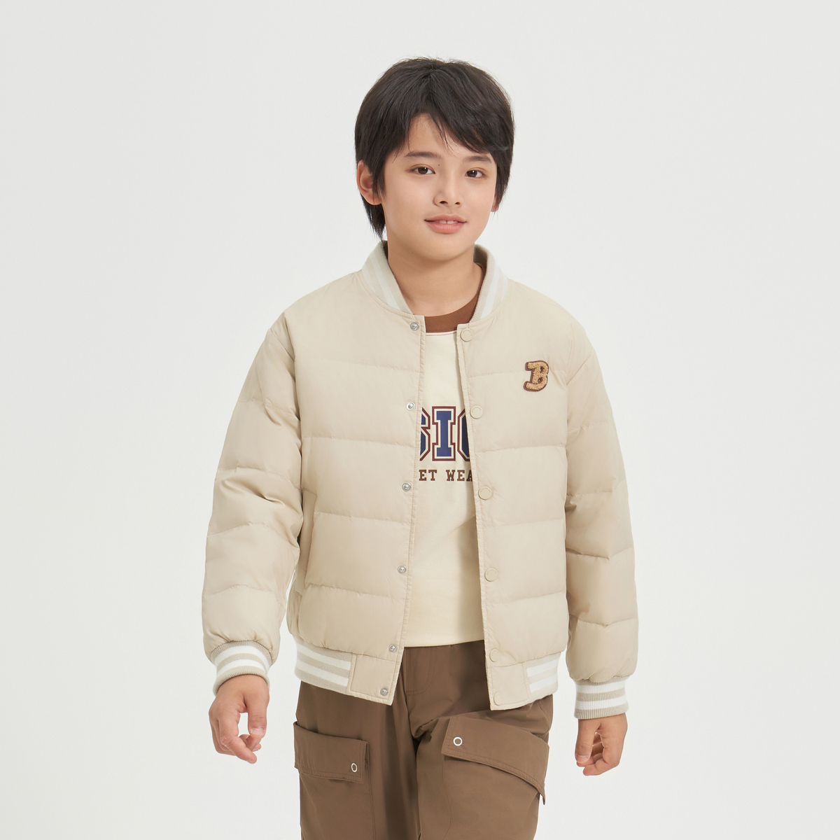 波司登2024秋季新款童装短款时尚轻暖羽绒服T40133600