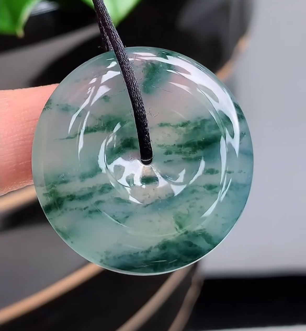 天然A货翡翠飘花平安扣吊坠，尺寸：30.5-5.4mm