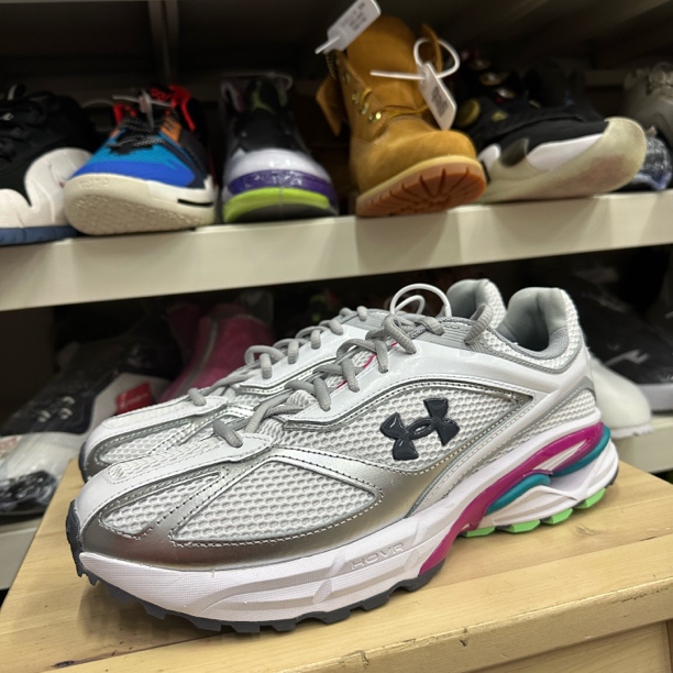 42.5码/安德玛休闲/412012/休闲鞋/全新无盒/3027595-110