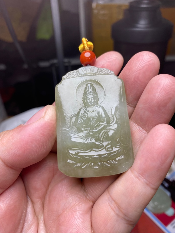 和田玉吊坠时尚大气