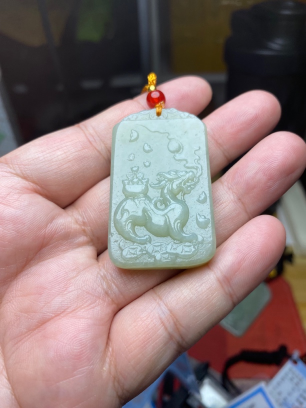 和田玉吊坠时尚大气