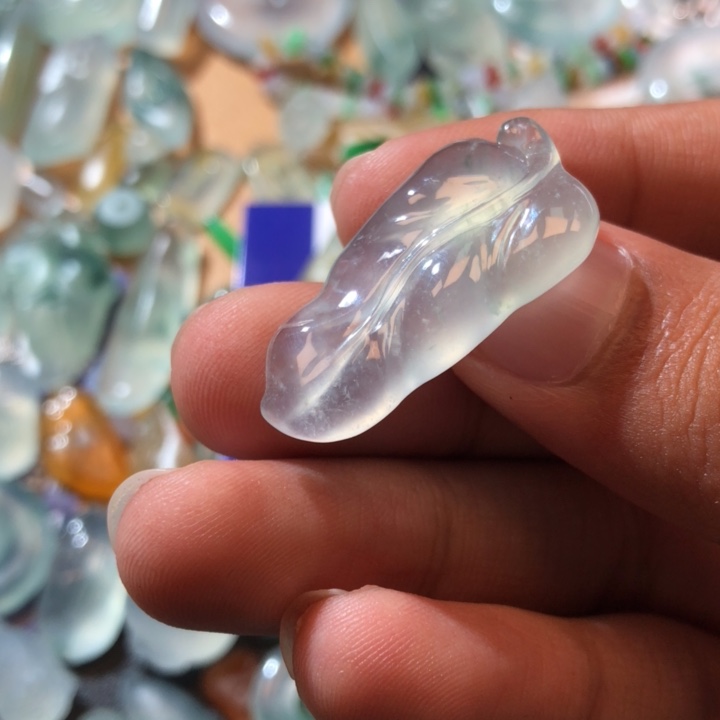 定制翡翠未镶嵌挂件