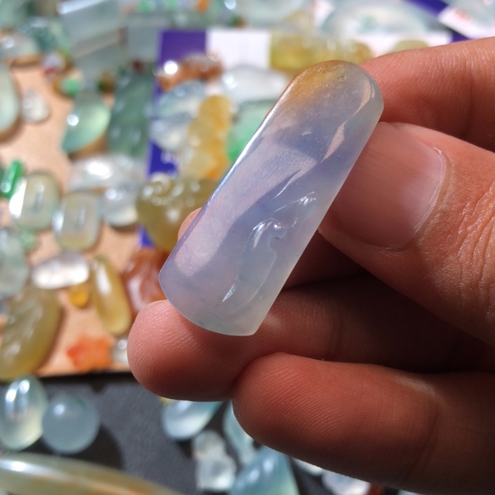 定制翡翠未镶嵌挂件