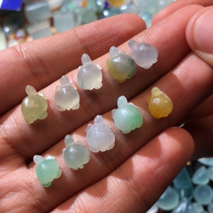 定制翡翠未镶嵌挂件