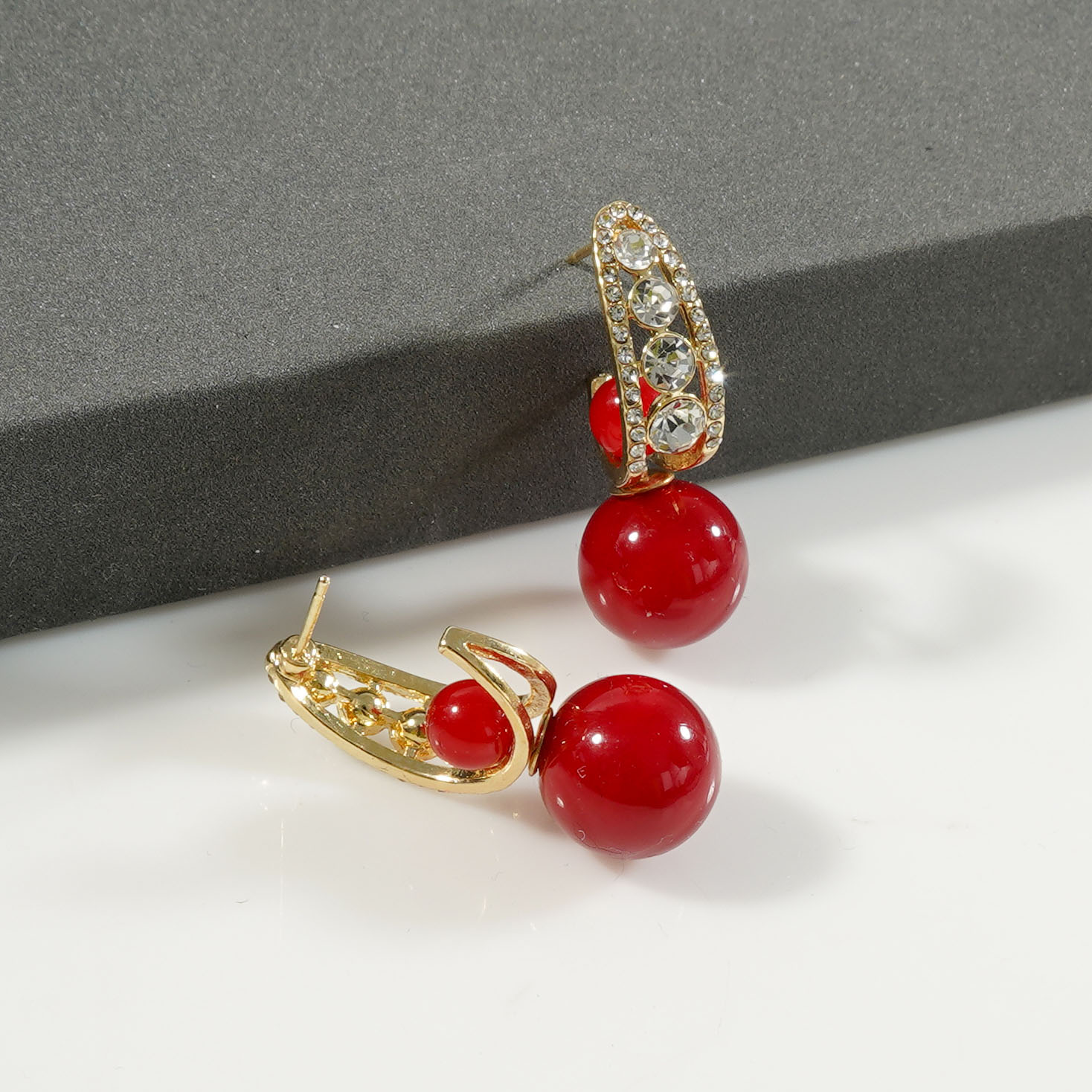 铜合金耳饰 红色珠珠耳环女轻奢高级感时尚气质N1479
