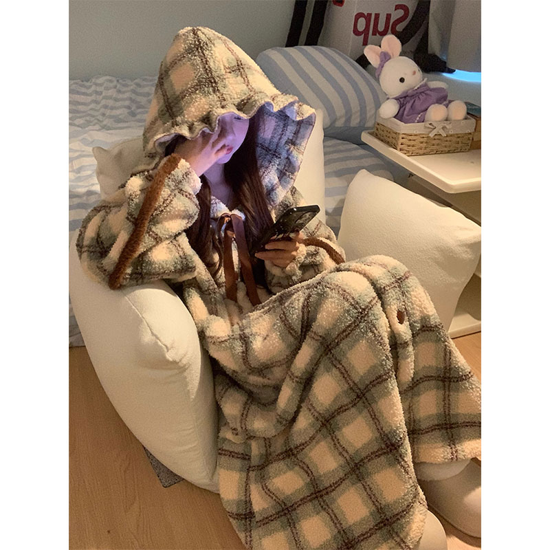 格纹连帽斗篷珊瑚绒睡袍女冬季加绒加厚保暖大码可外穿家居服睡衣