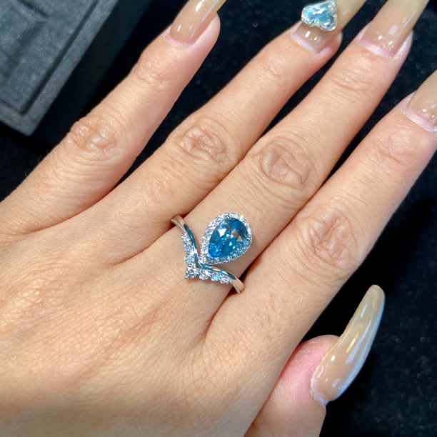 【念慈高定】18K93分海蓝宝加冕水滴钻石v戒指