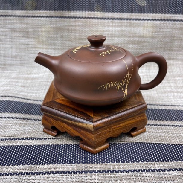 坭兴陶茶壶  全手工制作雕刻  时来运转壶 容量140cc左右带一个杯