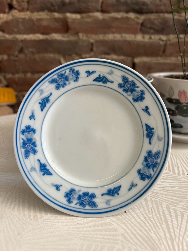 2片80年代群力釉下贴花小碟13cm可做壶承老货有瑕疵（介意勿拍）