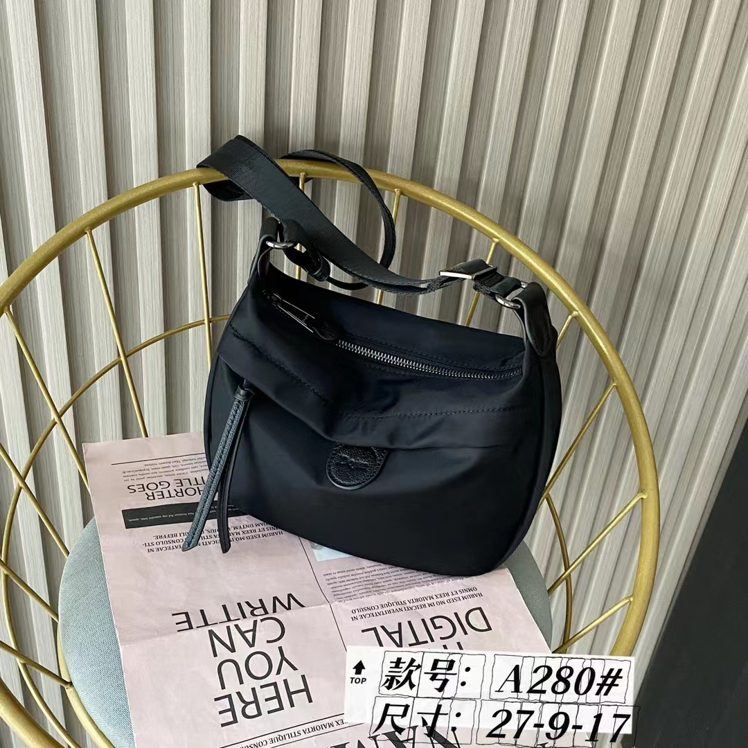 【安然优选】2024秋冬新款防水布配牛皮休闲大容量斜挎包