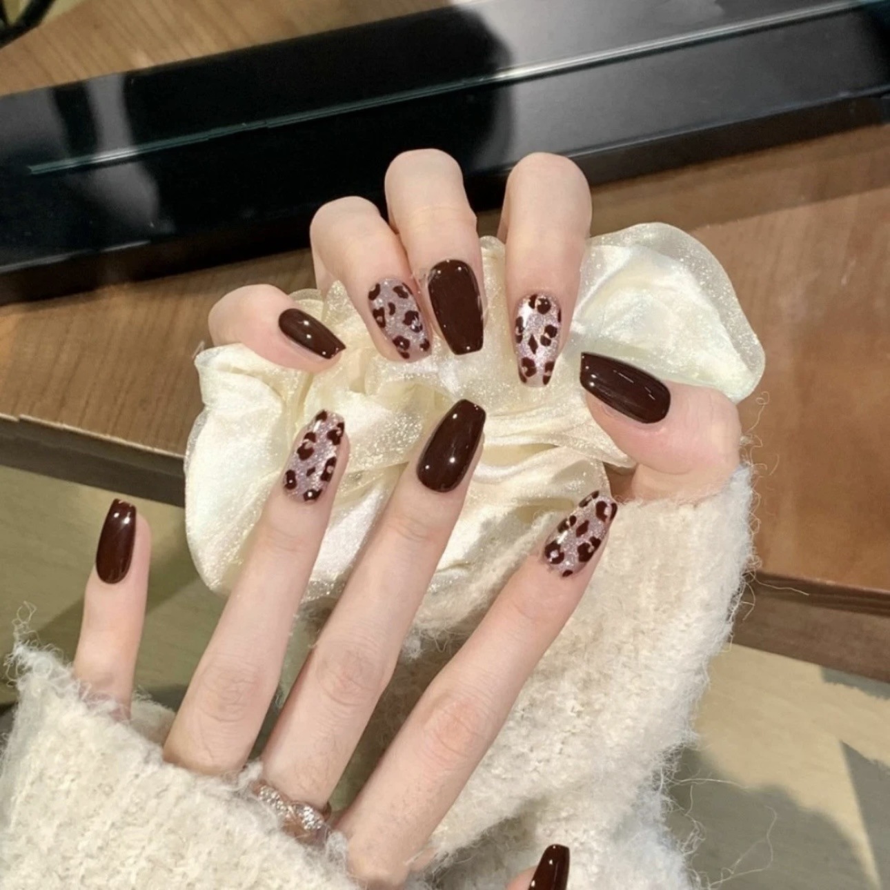 纯手工制作穿戴甲秋冬红色系晶石猫眼酒红豹纹显白美甲贴片可拆卸