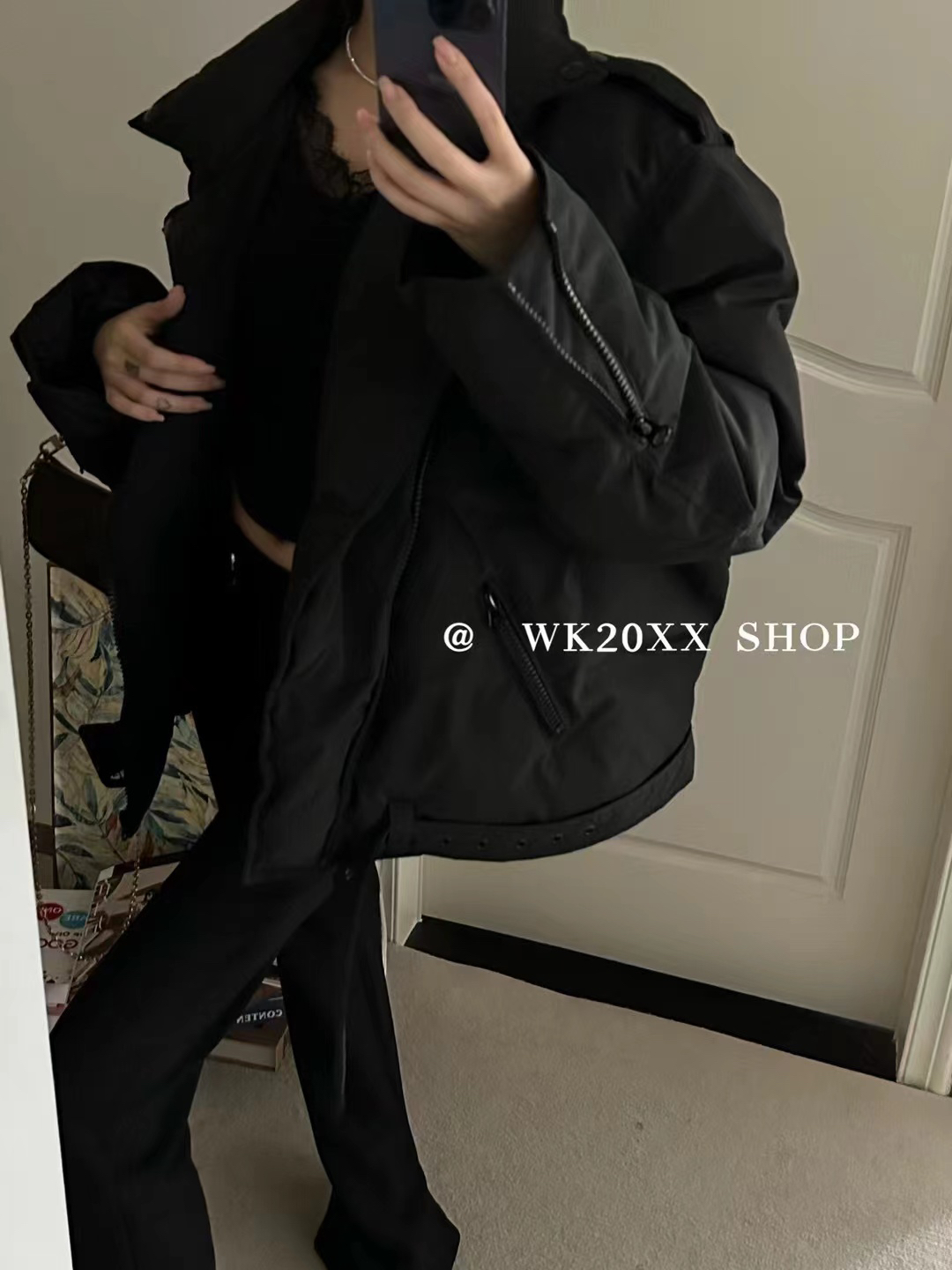 好洋气啊 宽松有点机车风感觉的保暖黑色羽绒服外套