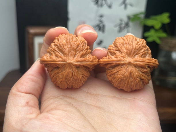 全品正磨山地磨盘文玩核桃水晶磨核桃