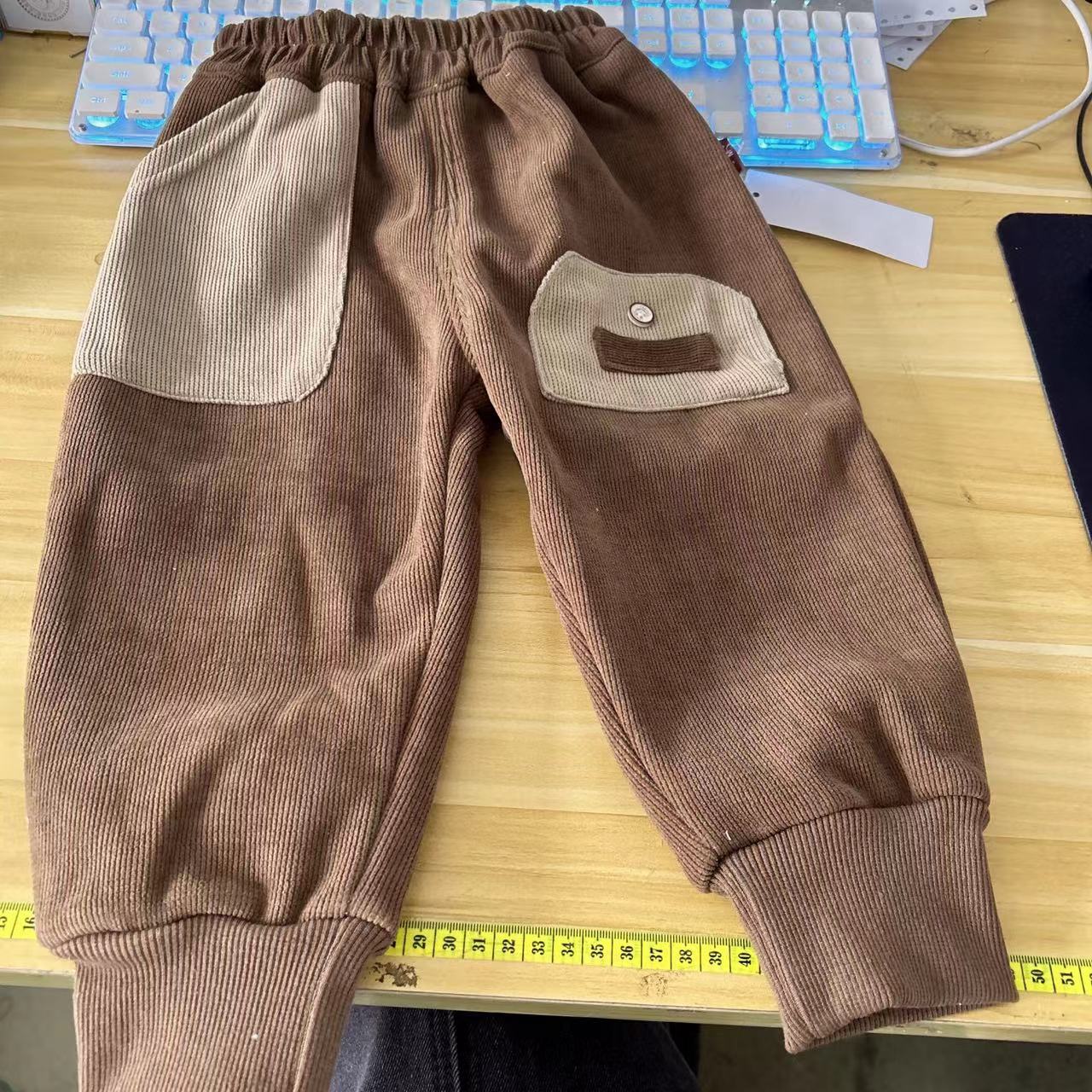 CM330 儿童秋冬咖色一体绒裤子