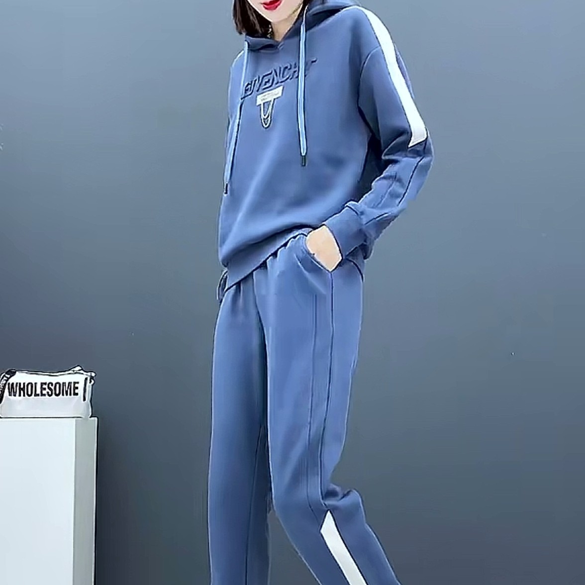 颜色以直播间实物为准2024新款时尚减龄加厚运动休闲二件套19311