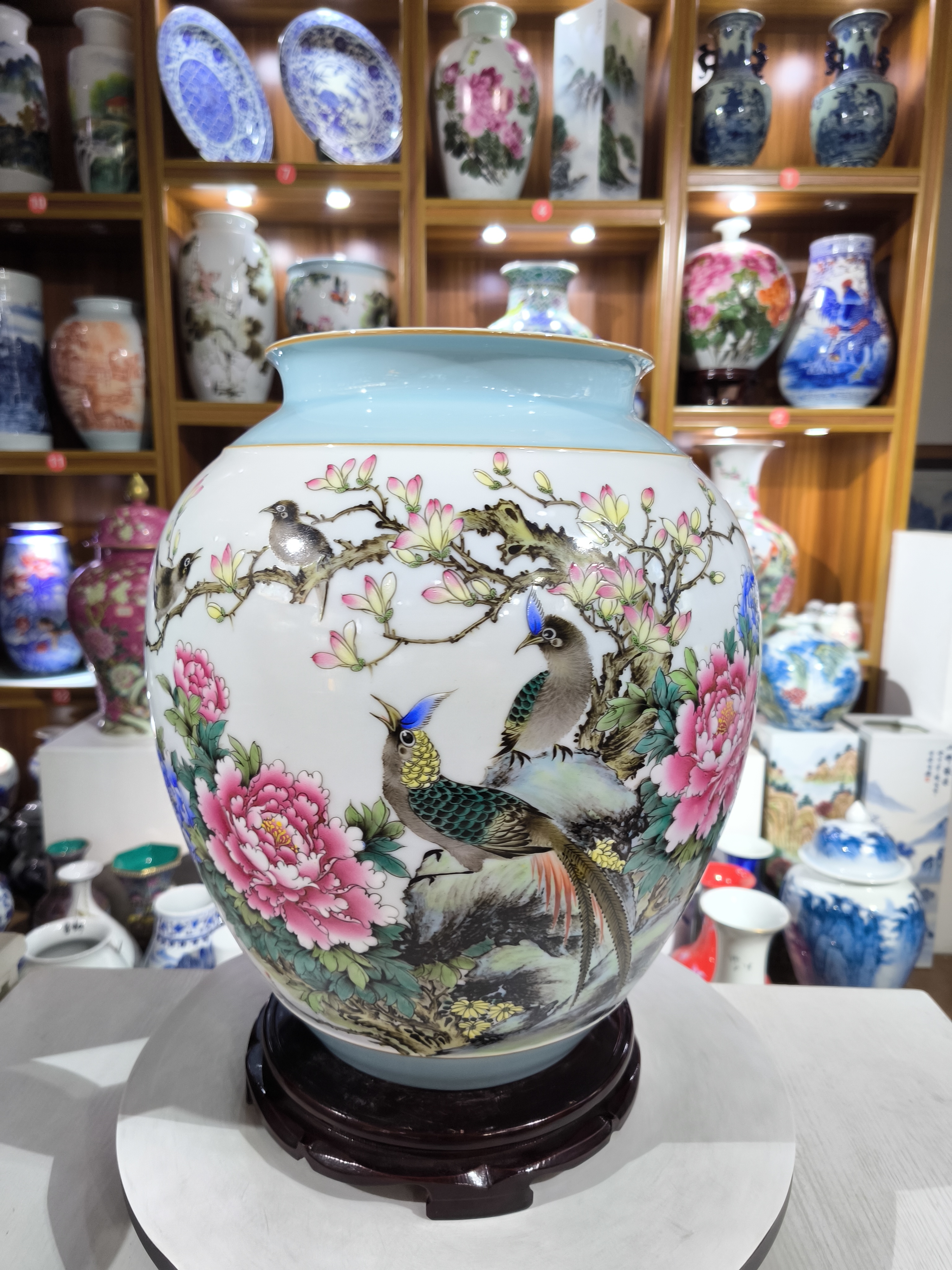 景德镇粉彩锦堂富贵花鸟瓶