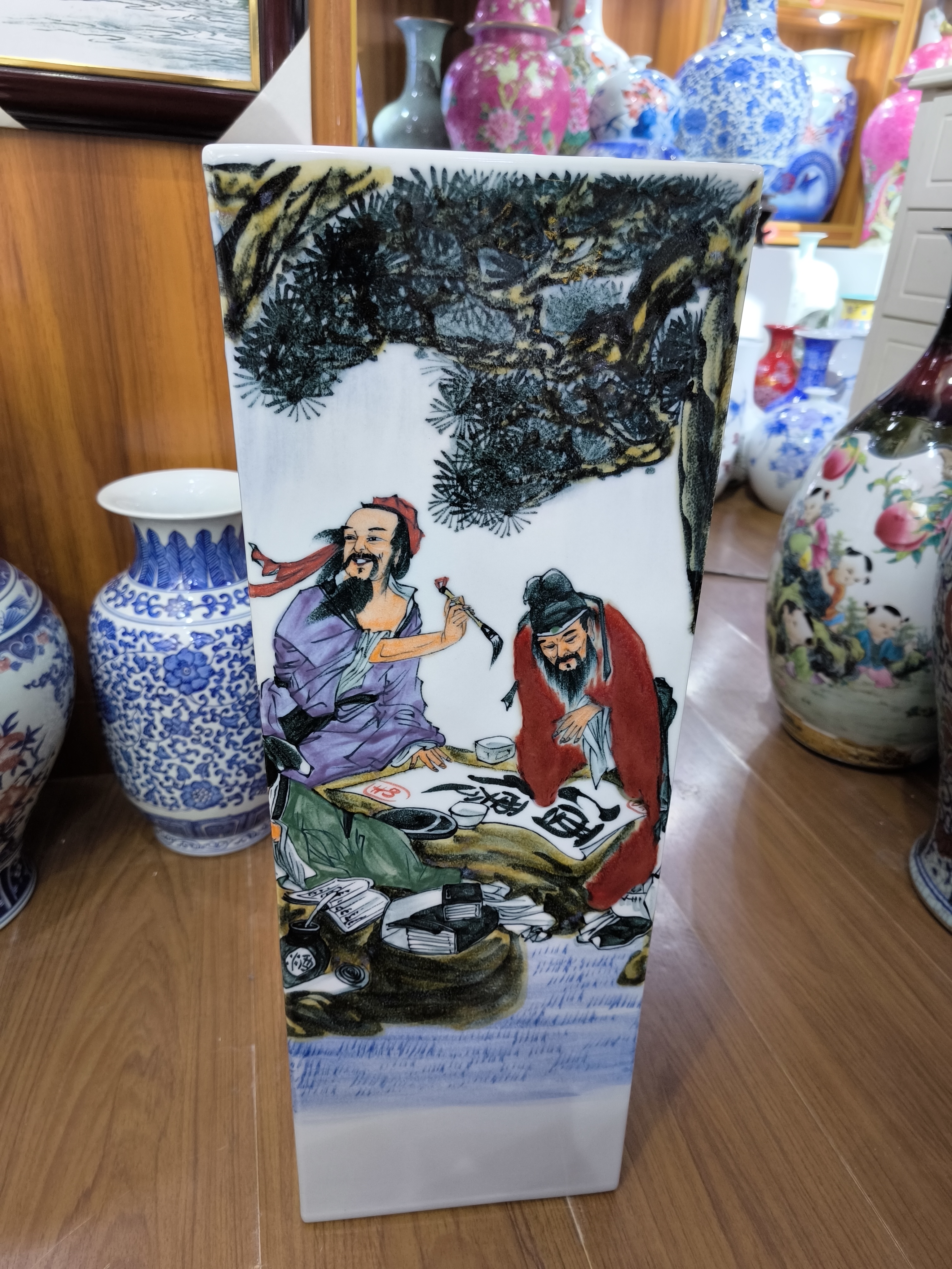 景德镇釉里红饮中八仙四方瓶