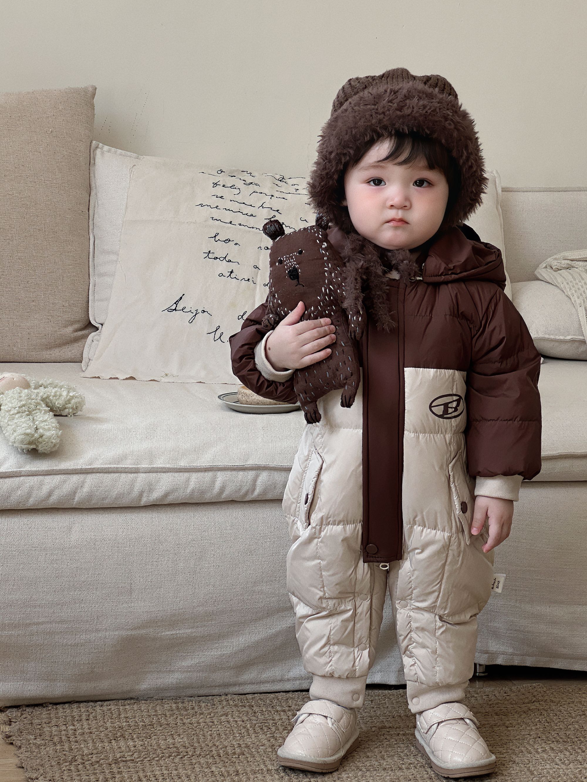 2024新款婴幼儿冬季连体衣拼色假口袋款90%白鸭绒羽绒服T26-518