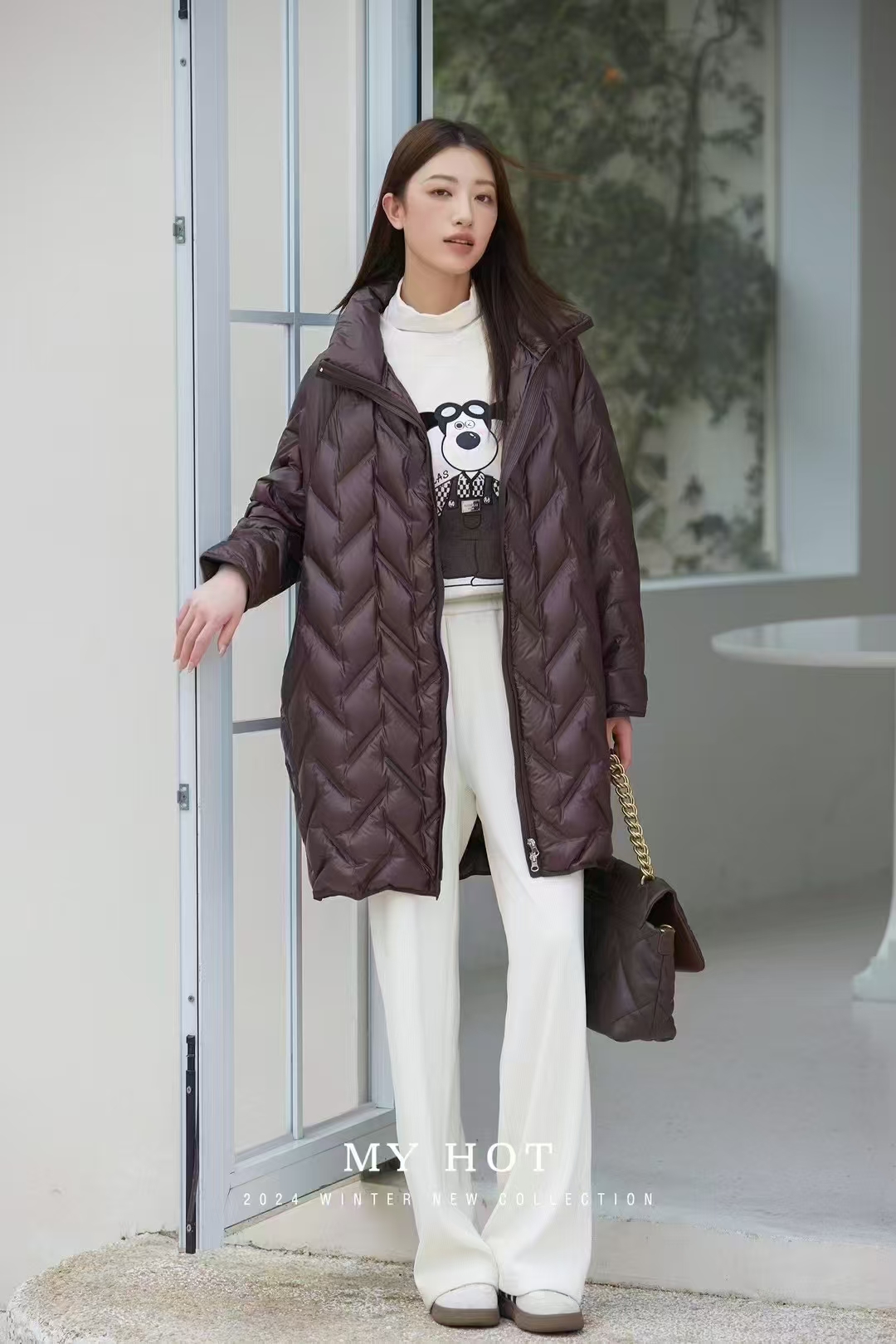 棕色戴帽中长款棉衣