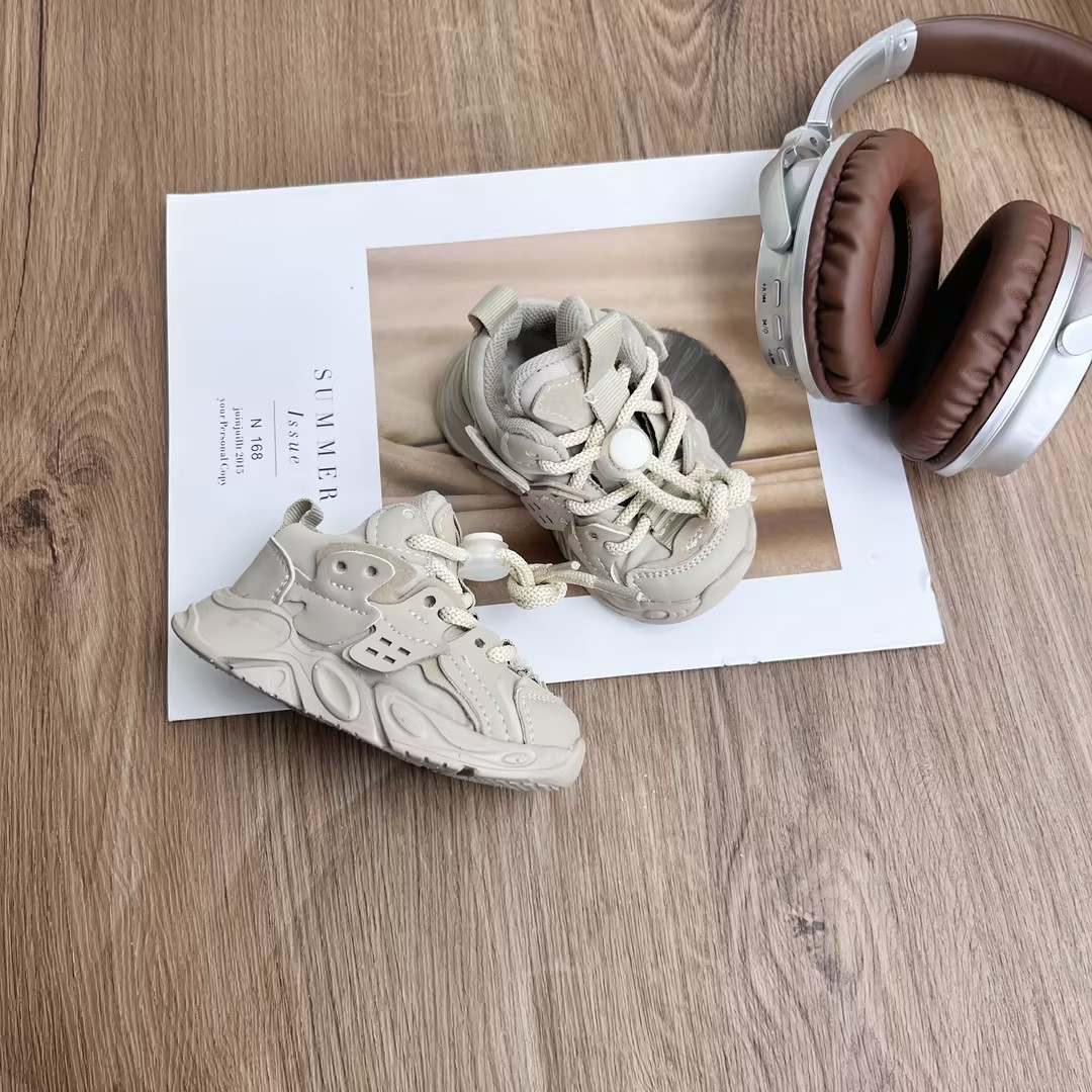 小鱼家【升级轻跑鞋】儿童软底透气防滑运动老爹鞋时尚耐磨23102