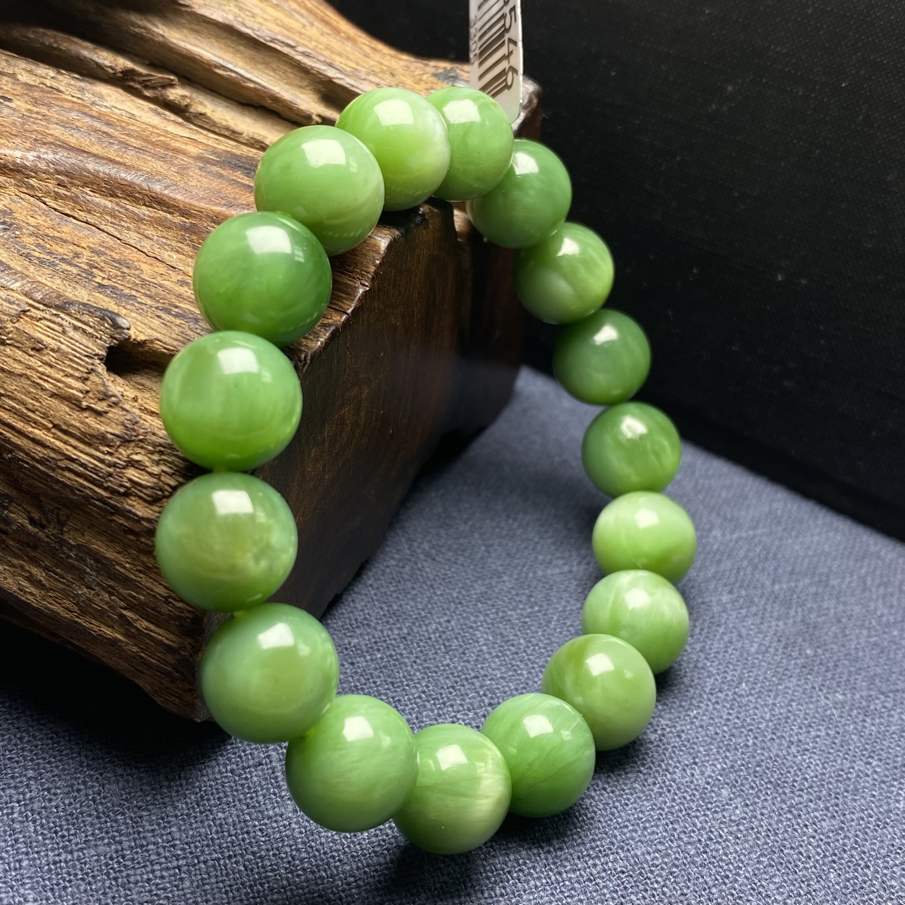 天然和田玉绿猫单圈起冰起胶带微微皮色时尚百搭男女款猫眼手串