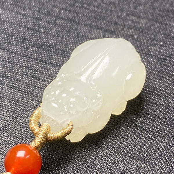 和田玉晴水料气质貔貅吊坠手工精工雕刻多样性发精美手工精雕