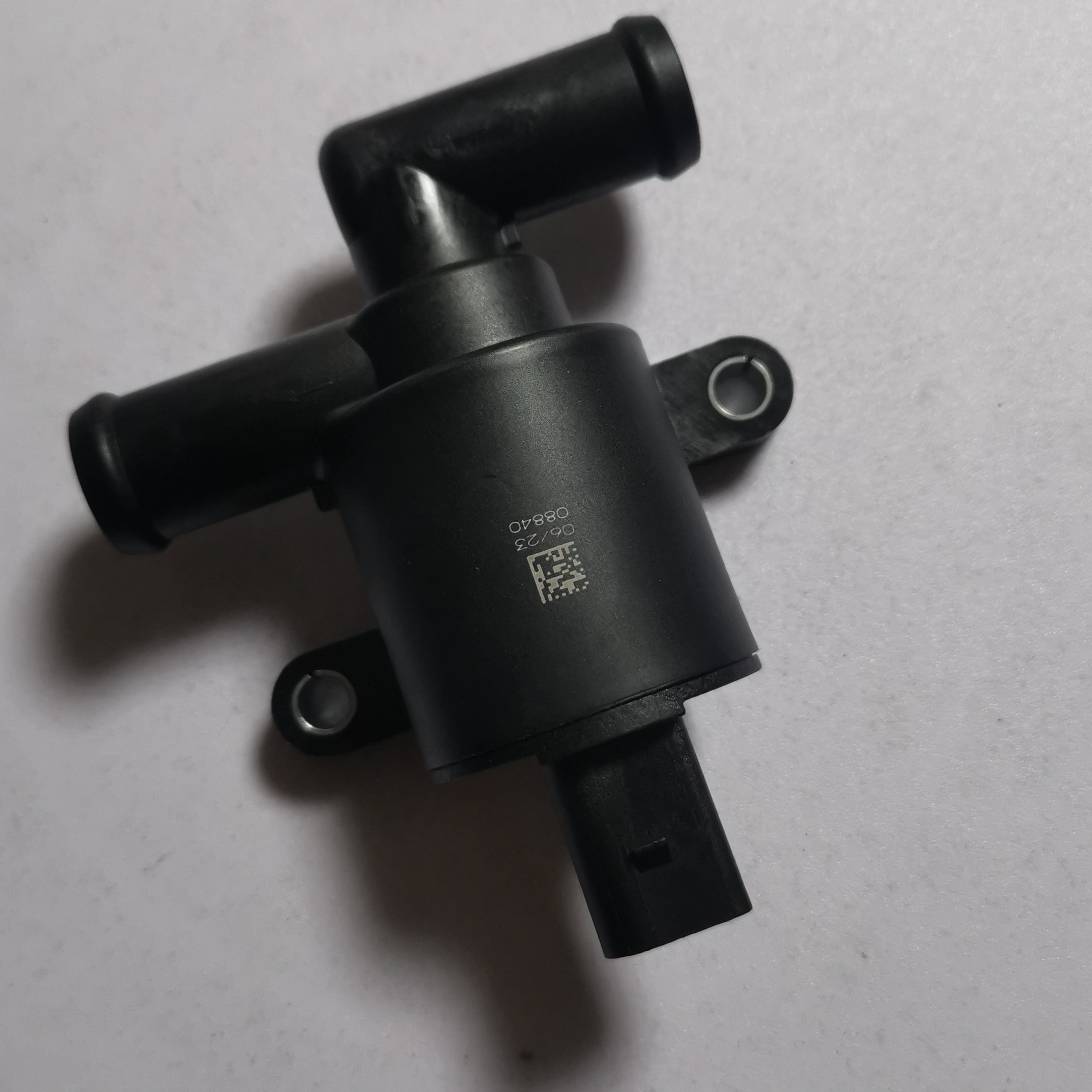 A4LA6LQ5水泵汽车暖风电磁阀电子水泵