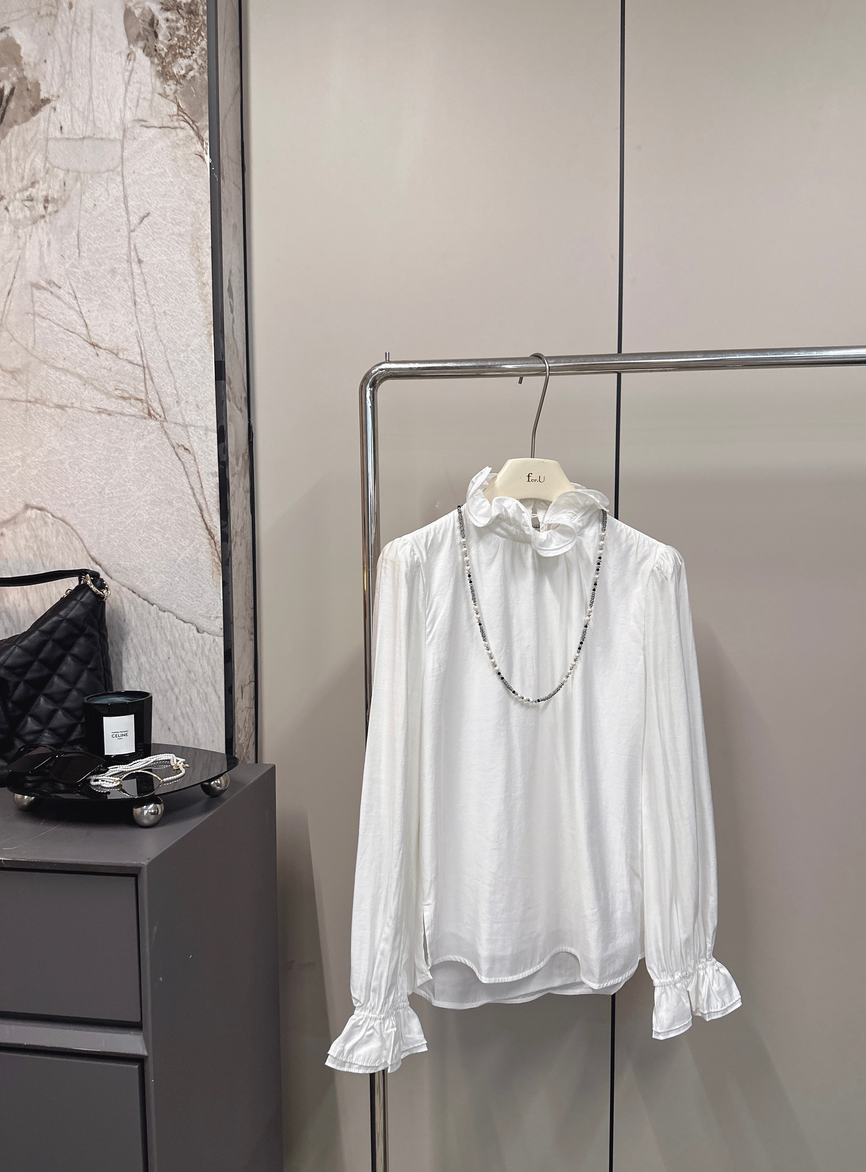 《云卷云舒木耳边衬衫》法式深圳南油百搭打底气质打底衫女内搭蕾丝