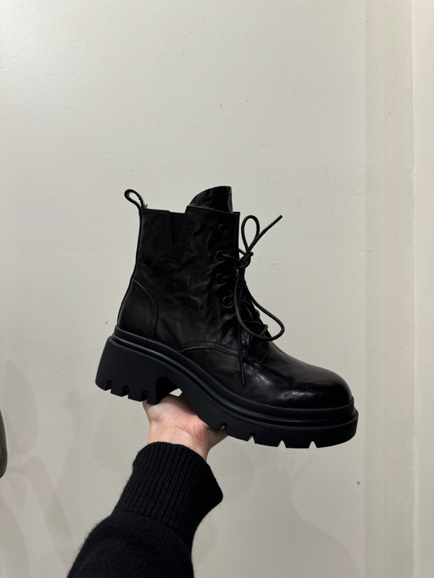 【断码福福】广州鞋英伦风抓皱牛皮马丁靴中短筒侧拉链女靴